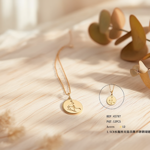 Collar Choe con Colgante de Acuario de 1.5 cm, Chapado en Oro, Acero Inoxidable, Collar Minimalista, Joyería Fina para Mujer - Product Image 2