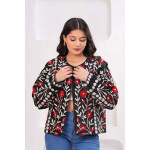 Veste en coton matelassée florale bohème faite à la main, doublure réversible en lin, extérieur en cuir brodé, pour l'automne, personnalisable - Product Image 2