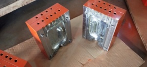 Fourniture en gros de moule de soufflage en HDPE durable pour récipients en plastique et jerricans disponibles au prix direct d'usine - Product Image 2