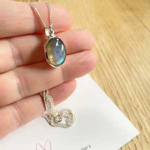 Collier pendentif en labradorite en argent sterling de style vintage fait à la main en plaqué or bijoux en pierres précieuses de guérison cadeau de fiançailles troisième - Product Image 3