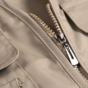 ผู้ผลิตเสื้อผ้าบุรุษ เสื้อกั๊กคาร์โก้สำหรับฤดูหนาว สวมใส่สบาย ระบายอากาศได้ดี แห้งเร็ว มีหลายกระเป๋า เสื้อคลุมแบบมีกระเป๋า - Product Image 6