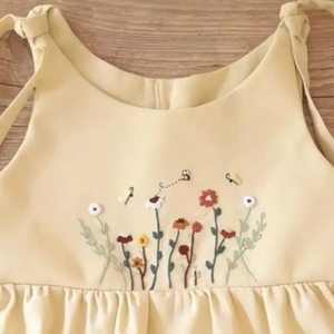 Vestido de lino suave bordado a mano para niñas, estilo informal para el primer cumpleaños de niños pequeños, OEM hecho en Vietnam - Product Image 3