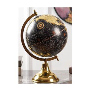 Globo terráqueo giratorio con soporte de latón y mapa en negro y dorado para educación geográfica, exhibición, material escolar y de oficina - Product Image 1