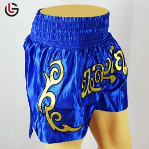 Vente en gros de shorts Muay Thai 100% polyester tissu satiné Muay Thai courts logos personnalisés impression de broderie fabriqués au Pakistan - Product Image 5