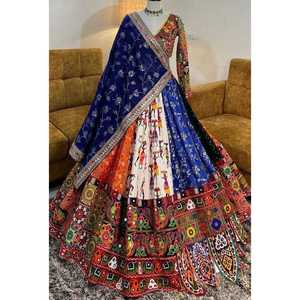 Nuevas Colecciones Presentando las Últimas Tendencias en Lehenga Choli Casual Reversible de Algodón y Rayón Pesado para Navratri, para Todas las Temporadas y Bodas - Product Image 1