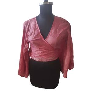 เสื้อครอปผ้าไหมส่าหรีรีไซเคิลเสื้อแขนกระดิ่งผูกเชือกเสื้อแบบผูกคอ - Product Image 5