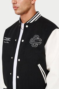 Venta al por mayor de moda totalmente personalizado invierno Unisex Hip Hop bordado grueso Varsity chaqueta para los hombres hechos por UMBERTO SPORTS - Product Image 2