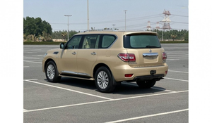 Nissan Patrol Platinum SUV AWD 2023 d'occasion, essence, automatique, conduite à gauche, pneus R18, galerie de toit métallique, phares halogènes, LED - Product Image 4