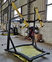 Precio de fábrica: Equipo de gimnasio comercial de acero para levantamiento de pesas con discos, para press de pecho de pie con seguridad
