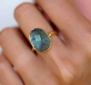 Anillos de Piedra Lunar Arcoíris, Gema Ovalada, Plata de Ley, Chapado en Oro Rosa, Estilo Martillado, Conjunto de Anillos de Piedra Natal - Product Image 2