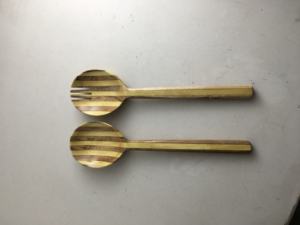 Serveur de salade en bois en gros cuillère à main de taille personnalisée ensemble de serveurs de salade de fruits de qualité alimentaire personnaliser service de salade en bois de manguier de qualité - Product Image 3