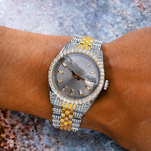 Montre élégante en diamant Moissanite avec réglage complet du pavé Montre-bracelet de luxe glacé pour hommes et femmes avec éclat intemporel - Product Image 4