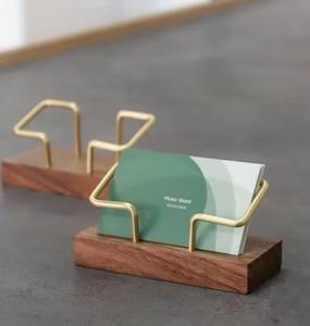 Porte-cartes élégant en métal doré Porte-cartes de visite de qualité supérieure pour la décoration de bureau de table de réception et les événements fabriqués à la main en Inde - Product Image 6