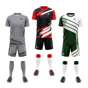 Ensembles de maillots de football rétro à sublimation complète pour adultes et jeunes 100% polyester avec short de football et chaussettes antidérapantes Uniforme de football - Product Image 1