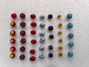 Chevron auténtico estilo veneciano hecho a medida y cuentas de vidrio comerciales surtidas en colores mezclados. Ideal para la fabricación de joyas, abalorios - Product Image 6