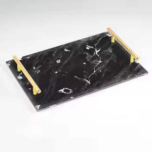 Bandeja de Servicio Artesanal de Metal con Asa Dorada para Bodas y Cenas en Casa - Diseño Ligero - Product Image 5