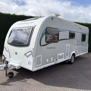 Caravane de camping de luxe pour les voyages et les activités de plein air - Product Image 1