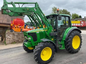 Tractor Agrícola John Deere Usado con Tracción en las 4 Ruedas, con Cargador Frontal, 110HP - Product Image 1