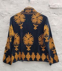 Vestes pour femmes indiennes faites à la main, manteau en coton brodé floral, veste en velours Suzani avec broderie florale - Product Image 2