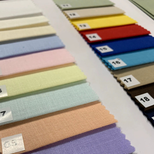 Tissu en polyester viscose or magique de qualité supérieure, doux, résistant, élégant, imprimé pour la fabrication de vêtements, finition dorée, tissu de qualité supérieure - Product Image 1