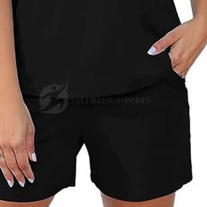 ชุดวอร์มลำลองสำหรับผู้หญิงชุดเสื้อมีฮู้ดและกางเกงขาสั้นผ้าฝ้าย100% แบบเย็บปักสีพื้น - Product Image 4