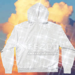 เสื้อฮู้ดผู้ชายเท่ห์ๆ ประดับเพชรเทียม ผ้าฟลีซสำหรับฤดูหนาว ระบายอากาศได้ดี ผลิตจากผ้าโพลีเอสเตอร์/คอตตอน แฟชั่นสตรีทแวร์ สไตล์ลำลองสุดเทรนดี้ - Product Image 3