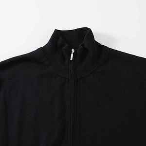 Suéter Personalizado 100% Lana Merino Negro para Hombre con Cierre Doble, Sudadera con Capucha para Hombre - Product Image 4