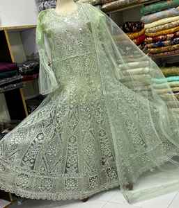 Vestido Maxi Listo para Usar para Mujer Pakistaní, Hermoso Diseño con Pedrería, Cuentas y Trabajo de Espejo, Mejor Precio al por Mayor - Product Image 5