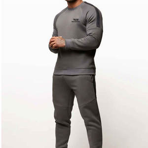 Ensemble de survêtement décontracté pour homme, deux pièces, tenue confortable pour la salle de sport, l'entraînement et les activités de plein air - Product Image 1