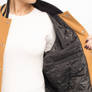 Abrigo Largo de Béisbol Universitario para Mujer, Estilo Varsity, Hecho a Medida, de Alta Calidad, con Cuerpo Color Camel y Mangas Negras de Cuero - Product Image 4