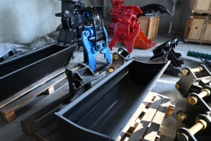 อะไหล่รถขุดขนาดเล็ก รถขุดสามารถใช้อุปกรณ์เสริมได้ เช่น บุ้งกี๋เอียงสำหรับรถขุด - Product Image 3