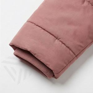 Parkas chaudes à capuche pour hommes en gros – Logo personnalisé, motif uni, tissu polaire, vêtements d'extérieur en coton pour l'hiver – Design thermique tendance en promotion - Product Image 6