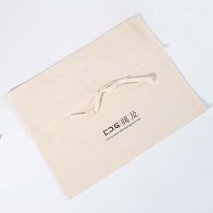 Sac de rangement en mousseline de coton naturel grand format avec rabat, personnalisable avec logo, écologique, durable, pour vêtements, couettes, cadeaux, anti-poussière - Product Image 1