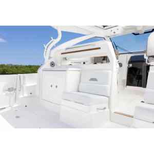 Embarcación de Pesca Resistente 2026 Pursuit OS 405 de 40' con 4 Motores Yamaha de 1350 HP y 2 Años de Garantía - Product Image 6