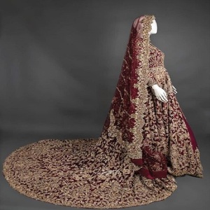 Vestido de Novia Clásico Vintage de Manga Larga con Cuello Alto, Bordado, Estilo Princesa, Largo hasta el Suelo, con Cola Catedral, Bordado a Mano en Rojo y Dorado - Product Image 2