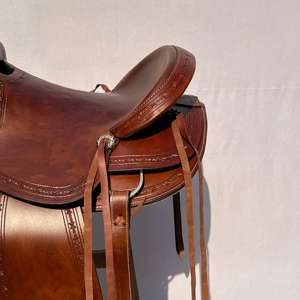 Ensemble de selle en cuir western en bois de qualité supérieure |   Kit d'attelage pour l'équitation en acier inoxydable, gravé à la main, avec motifs Barrel Racing et ensemble de tack offert - Product Image 4