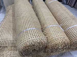 Canne à sangle en rouleau de maille en rotin fait à la main de bonne qualité, rotin en plastique PE, canne à sangle en rotin naturel et semi blanchi - Product Image 3