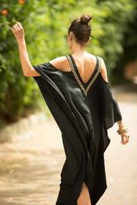2023 vente en gros belle été plaine teinture rayonne noir caftan col en v demi-manches plage Boho Hippie confortable Long caftan - Product Image 4