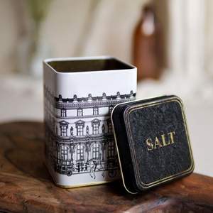 Boîte Métallique Carrée 0.5L 75x75x102mm Récipients en Métal Embossé Vintage Cityscapes Illustration Slip Lid Recyclable Food Grade Menthe - Product Image 1