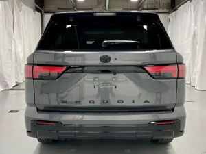 Sequoia 2024 Usada en Excelentes Condiciones, Gran Oferta, Bajo Kilometraje, Sin Problemas Mecánicos, Lista para Conducir - Product Image 5