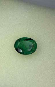 มรกตทรงรีเจียระไนธรรมชาติ สวยงาม  มรกตผสมรูไทล์ - Product Image 5