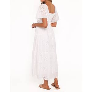 Robes pour femmes, vêtements de style chic, développées pour un look fluide et drapé, coupe équilibrée et style tendance - Product Image 5