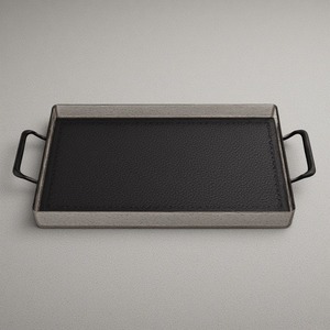 ถาดหนังทำด้วยมือสุดหรูพร้อมขอบเย็บที่หรูหราและพื้นผิวแบบพรีเมี่ยมเหมาะสำหรับโต๊ะกาแฟหรือโต๊ะทำงาน - Product Image 1