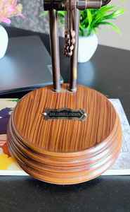 Décor de bureau de style antique Base en bois massif Loupe de bureau Reproduction vintage en laiton antique - Product Image 3