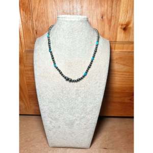 Collier artisanal Navajo en turquoise de Kingman et argent sterling, bijou culturel de collection - Product Image 3
