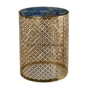 Centro de diseñador de metal Royal Look y mesa auxiliar Diseño de corte láser de color dorado Material de acero inoxidable con mármol de color negro - Product Image 1