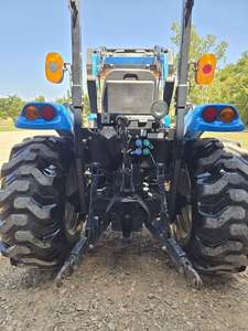 Tracteur compact multifonctionnel d'occasion LS Xr 3135 H 35HP 4WD à transmission par engrenages avec chargeur frontal et godet - Product Image 4