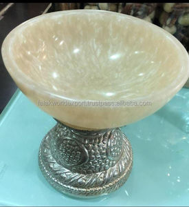 Tazón de Servir Decorativo de Resina de Lujo Hecho a Mano de la Mejor Calidad para Cocina y Mesa con Base de Metal Repujado para Bodas y Fiestas por FWE - Product Image 6