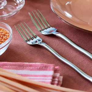 Precios directos de fábrica Juego de cubiertos con acero inoxidable Juego de cubiertos de estilo lujoso para decoración de mesa de comedor por exportadores - Product Image 3