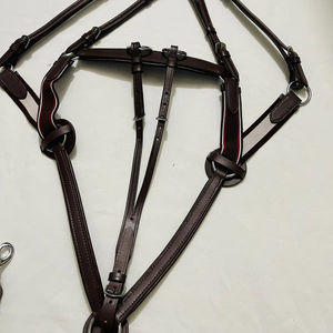 Conjunto de Martingala y Pechera de Cuero Genuino para Caballos, para Montar y Entrenar - Product Image 3
